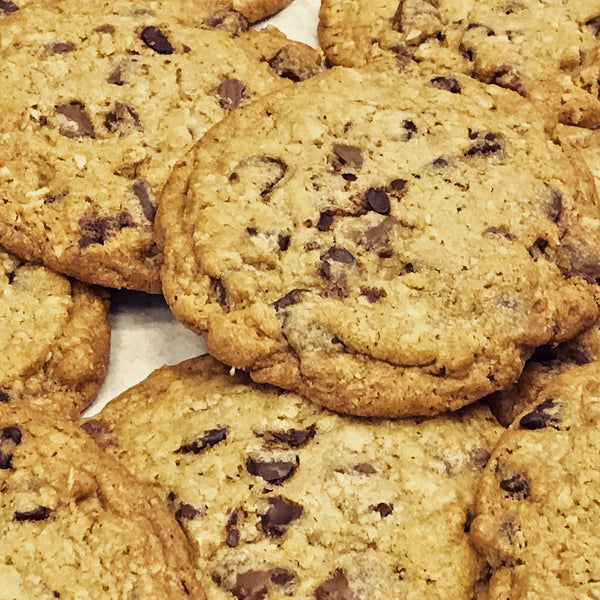 Personalised Giant Belgian White Chocolate Chip Cookie - 9-10 Inches, 500g, Handmade With Your Message