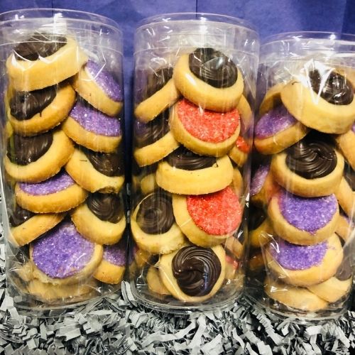 Sugar cookie circles decorated with your choice of color. Gift wrapped and personalized
